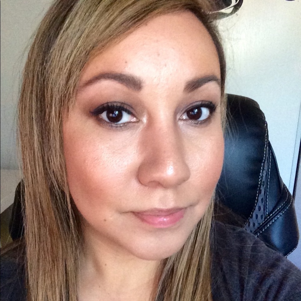 Meet your Posher, Alma